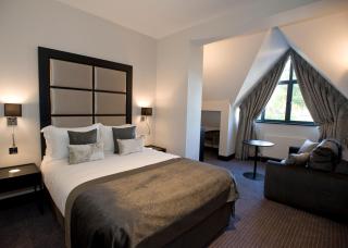 The Lodge at Kingswood - Epsom - 1