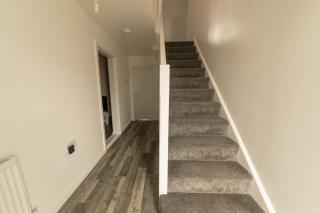 Contractor-Ready House - Bright, Spacious, and Free WiFi Included! - Luton - 2