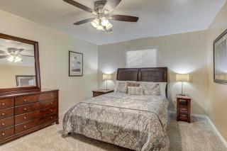 Pine Cabin - Pine - 2