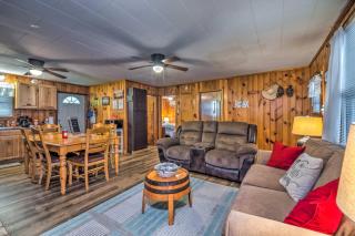 Cozy Kentucky Cabin with Sunroom, Yard and Views! - 3