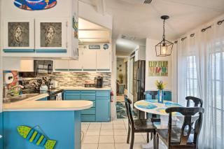 Cute Port Charlotte Home with Resort Amenities! - North Port - 4