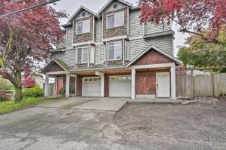 Pet-Friendly Seattle Townhome Less Than 1 Mile to Lake! - 1