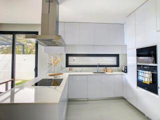 Noah - Private Sunset Hideaway by LovelyStay - Arco da Calheta - 4