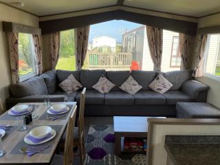 PK Holiday Home - with Decking - 6