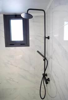 Kallisti the house at the port - 2