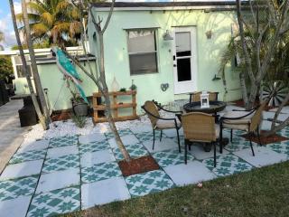 Modern Spanish Villa- Pool- By River-Tropical !!! - 6