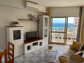 Cozy apartment with first line seaview in perfect location, near the Marina - Benalmádena - 7