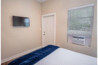 Fabulous Newly Renovated 2Br1Ba Near Downtown - 1