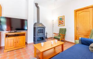 Cozy Apartment In Alcaucín With Wifi - Alcaucín - 6