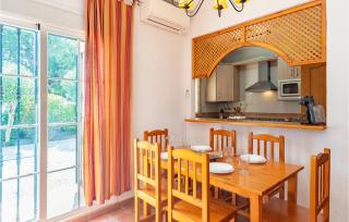 Cozy Apartment In Alcaucín With Wifi - Alcaucín - 4