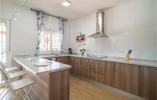 4 Bedroom Beautiful Home In Arenas - 4