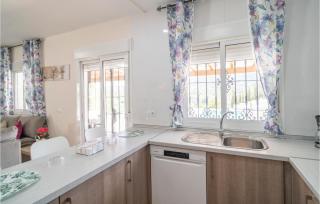 4 Bedroom Beautiful Home In Arenas - 3