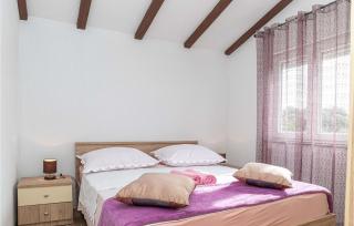 2 Bedroom Gorgeous Apartment In Sevid - 8