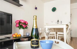 1 Bedroom Amazing Apartment In Oostende - Ostenda - 8