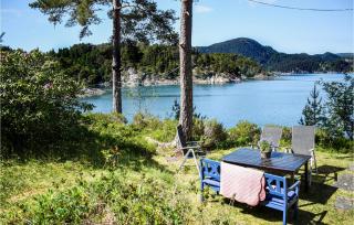 Gorgeous Home In Reksteren With Kitchen - 4