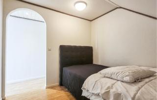 Gorgeous Apartment In Mellerud - Mellerud - 2