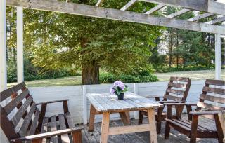 9 Bedroom Beautiful Home In Klockrike - 4