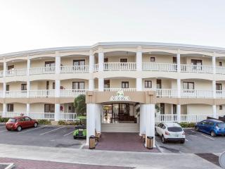 Chic Apartment Surrounded by Tropical Garden - 7