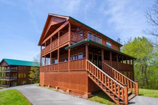 Bear Hug Cabin- Mtn View, Hot Tub, Theater - Sevierville - 9