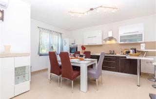 Cozy Apartment In Smrika With Kitchen - 1