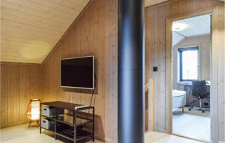Stunning Home In Vatnestrøm With Sauna - 7