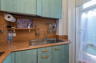 Bordighera studio - vicino IULM / NABA - WiFi A.C. - 7