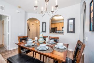 Gorgeous Top-Floor Condo w Private Balcony - Orlando - 3