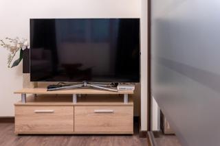 Design 1BDR Apartment in Top Center - FREE PARKING - 5