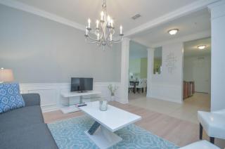Beautiful LAKEVIEW Deluxe Condo Near Theme Parks - Orlando - 3