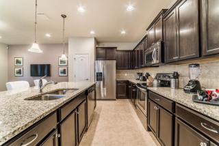 Beautiful townhome with splash pool and game room - Kissimmee - 6
