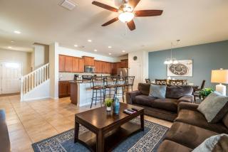 Townhome wPrivate Pool & FREE on-site Water Park - Kissimmee - 0