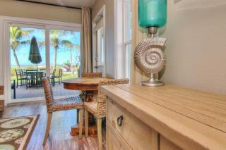 Bungalow Beach Place 4 - Clearwater Beach - 4