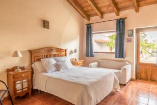 Eco-Lodge en la Reserva Privada Campanarios de Azaba - Proyecto de Conservación - 9
