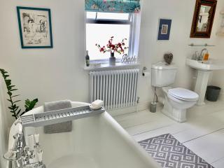 Lovely 3 bed house in the heart of Cheltenham - 3