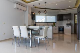 Amazing Holiday Apt with Ocean Views - Athens - 0