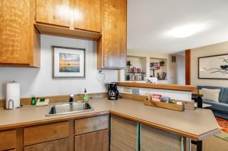 Rhodena Beach Cottages - Coupeville - 1