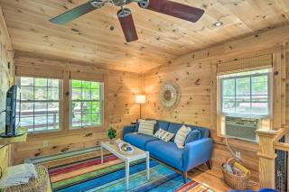 Screened Porch and Grill Waterfront Landrum Cottage - Landrum - 1