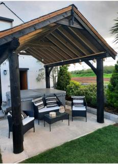 The Loft at Rock Cottage with hot tub - 6