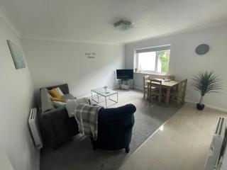Canal Side Retreat - 2 Bedroom Apartment - Heybridge - 7