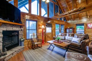 Bear Hugs - Hot Tub, 2 Fire Pits, and Fireplace - Pigeon Forge - 5