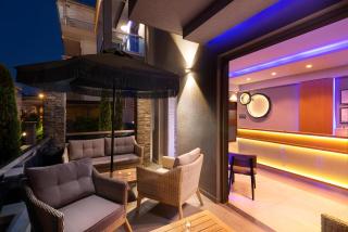 SKS Luxury Suites & Rooms - Paralia - 3
