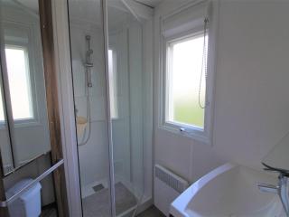 Mobil'home à Dolus-d'Oléron (17) avec terrasse, cuisine d'été et proche plages - 4 couchages - FR-1-246A-120 - Dolus - 2