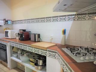 Pretty Provençal style holiday home with communal pool, Noves - Noves - 4
