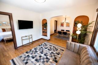 Charming 3Bdrm●Perfect Location ● Award Winning Beds - 0