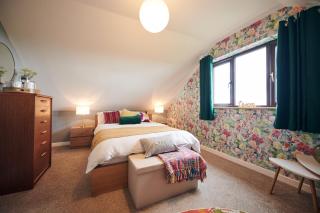 Maes Y Mel- A Couples, Pet Friendly, Rural Romantic Getaway with countryside views - Gelliwen - 1