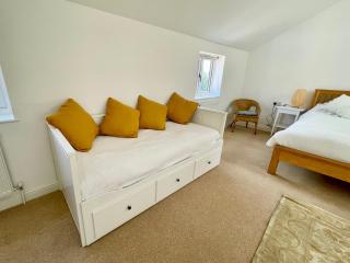 Rye Court Cottage - Stunning cottage in central Helmsley with parking - Helmsley - 2