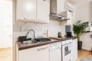Cozy Studio Apartment Located in Vienna's Vibrant City Center - 4