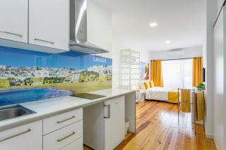 Real Home - Sacavém - 0