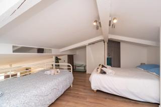 Cannes Close Centre 2 BR 2 bath mezzanine & balconies Exceptional Rating Ideal Families Easy parking by Olam Properties - 3