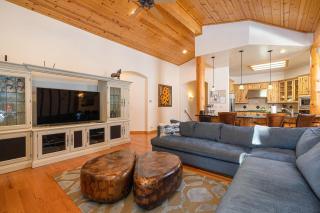 Wooded Luxury at Tahoe Donner - Truckee - 3